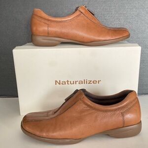 Naturalizer Sugar Saddle Tan LEA Leather Zip-Front Slip-Ons 8M